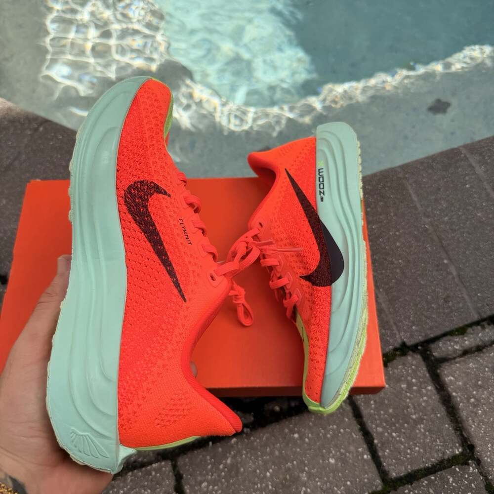 NEW NIKE PEGASUS PLUS BRIGHT CRIMSON LIME BLAST FQ7261-600 WOMEN SIZE 6 US - Picture 4 of 6